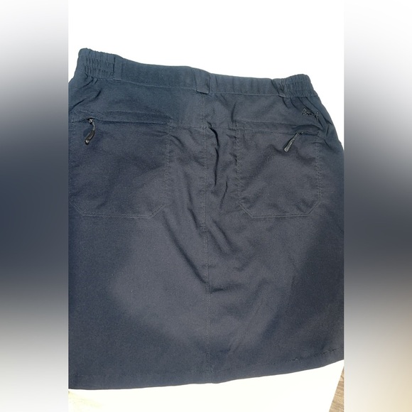 Baleaf Women's Black Skirt With Shorts Activewear - Picture 6 of 6